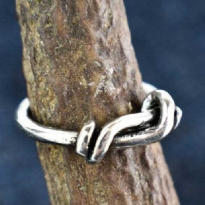Jorvik Knot Ring