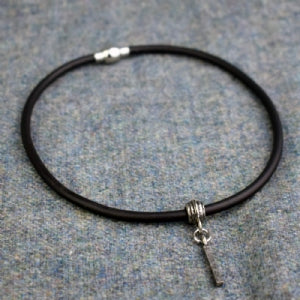 Isa Rune Choker